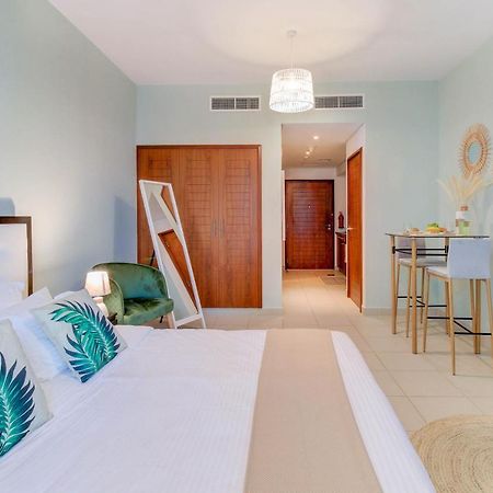 Durrani Homes - Luxurious Studio near Dubai Mall with pool view Extérieur photo
