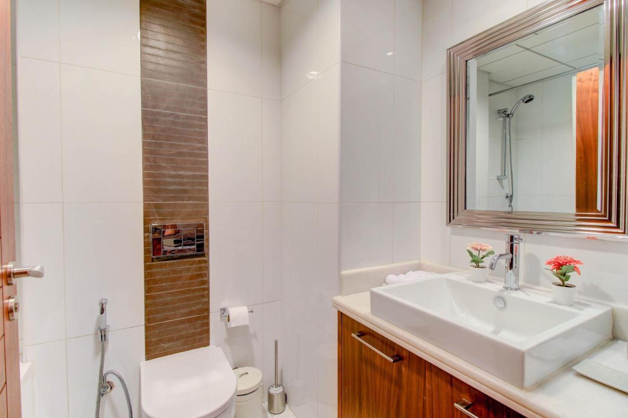 Durrani Homes - Luxurious Studio near Dubai Mall with pool view Extérieur photo