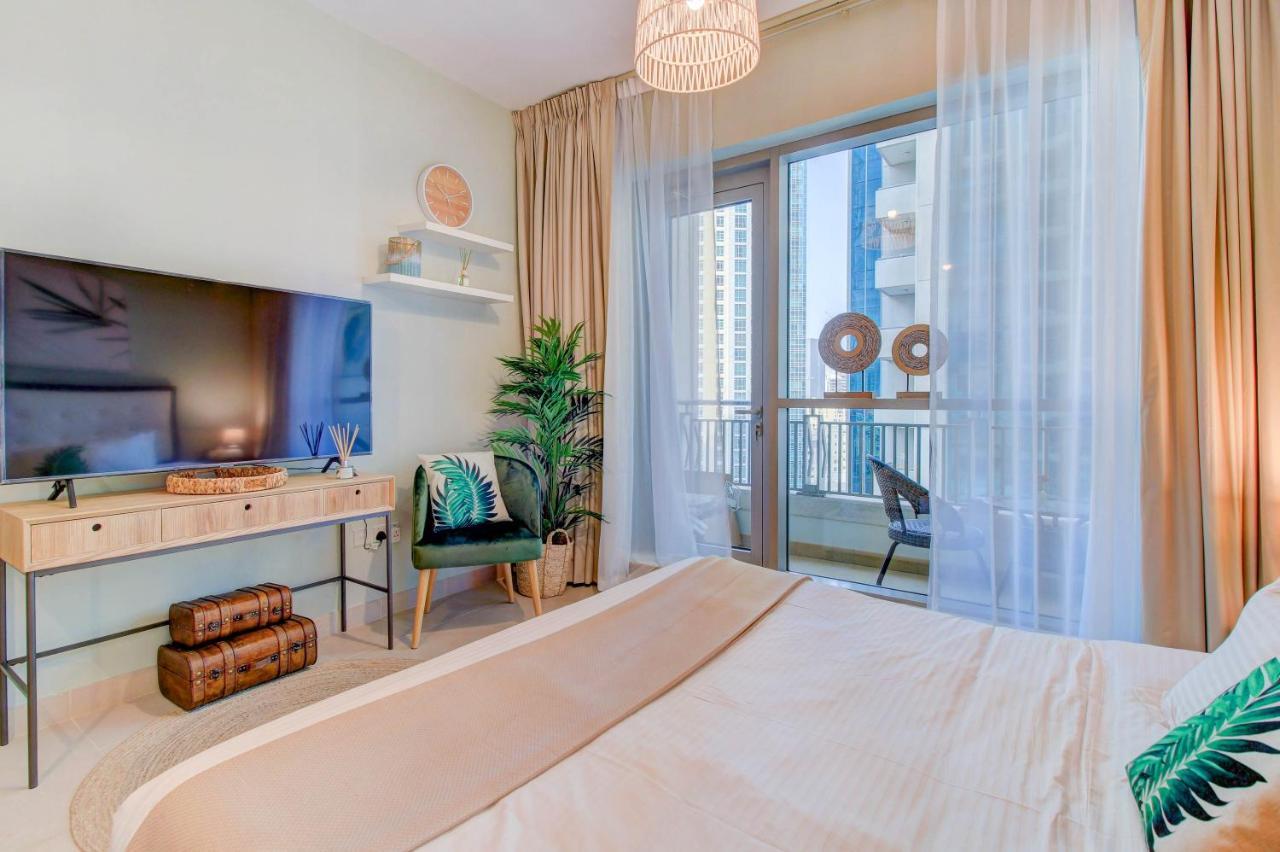 Durrani Homes - Luxurious Studio near Dubai Mall with pool view Extérieur photo