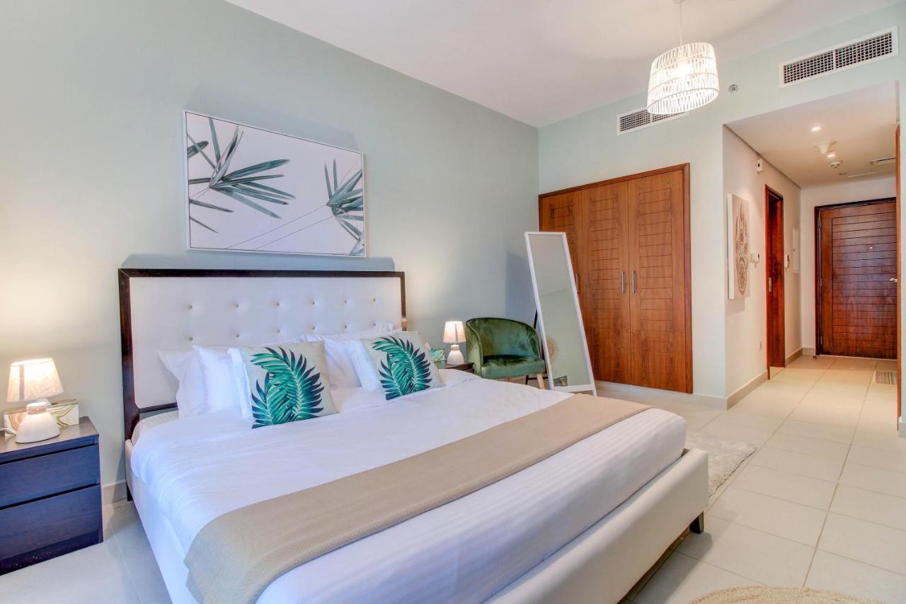 Durrani Homes - Luxurious Studio near Dubai Mall with pool view Extérieur photo