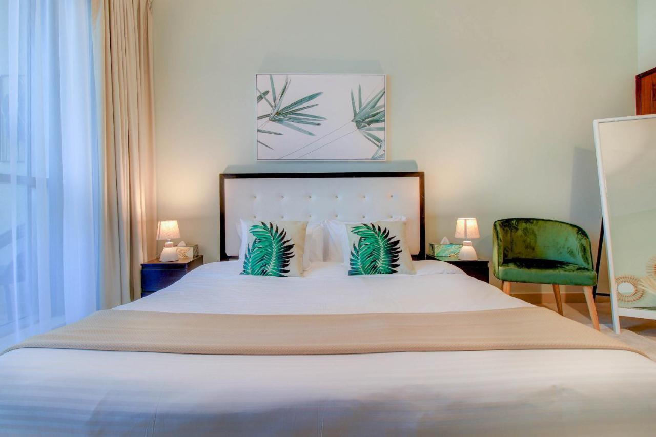 Durrani Homes - Luxurious Studio near Dubai Mall with pool view Extérieur photo