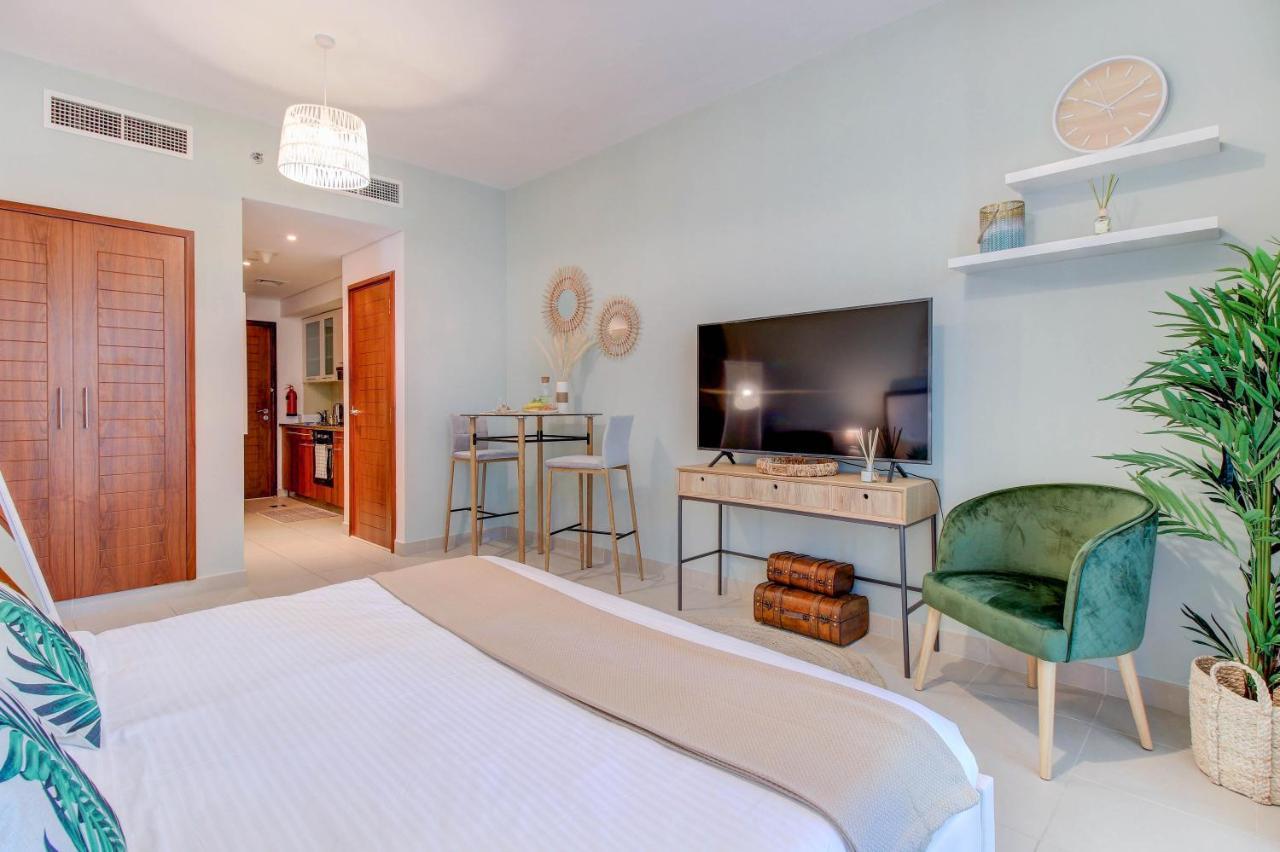 Durrani Homes - Luxurious Studio near Dubai Mall with pool view Extérieur photo