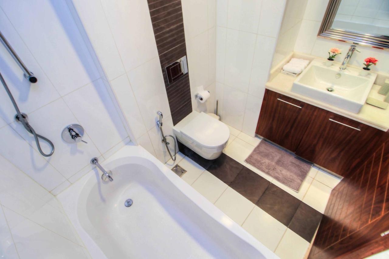 Durrani Homes - Luxurious Studio near Dubai Mall with pool view Extérieur photo