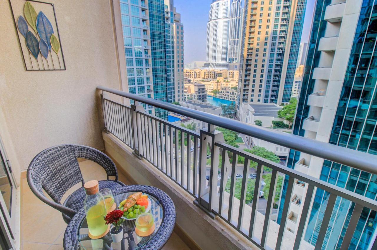 Durrani Homes - Luxurious Studio near Dubai Mall with pool view Extérieur photo